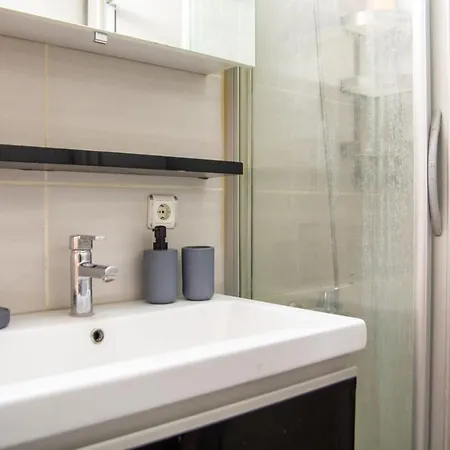 Pleasant And Central Flat With Balcony In Alsancak Izmir