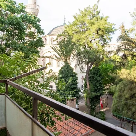 Pleasant And Central Flat With Balcony In Alsancak Appartamento *